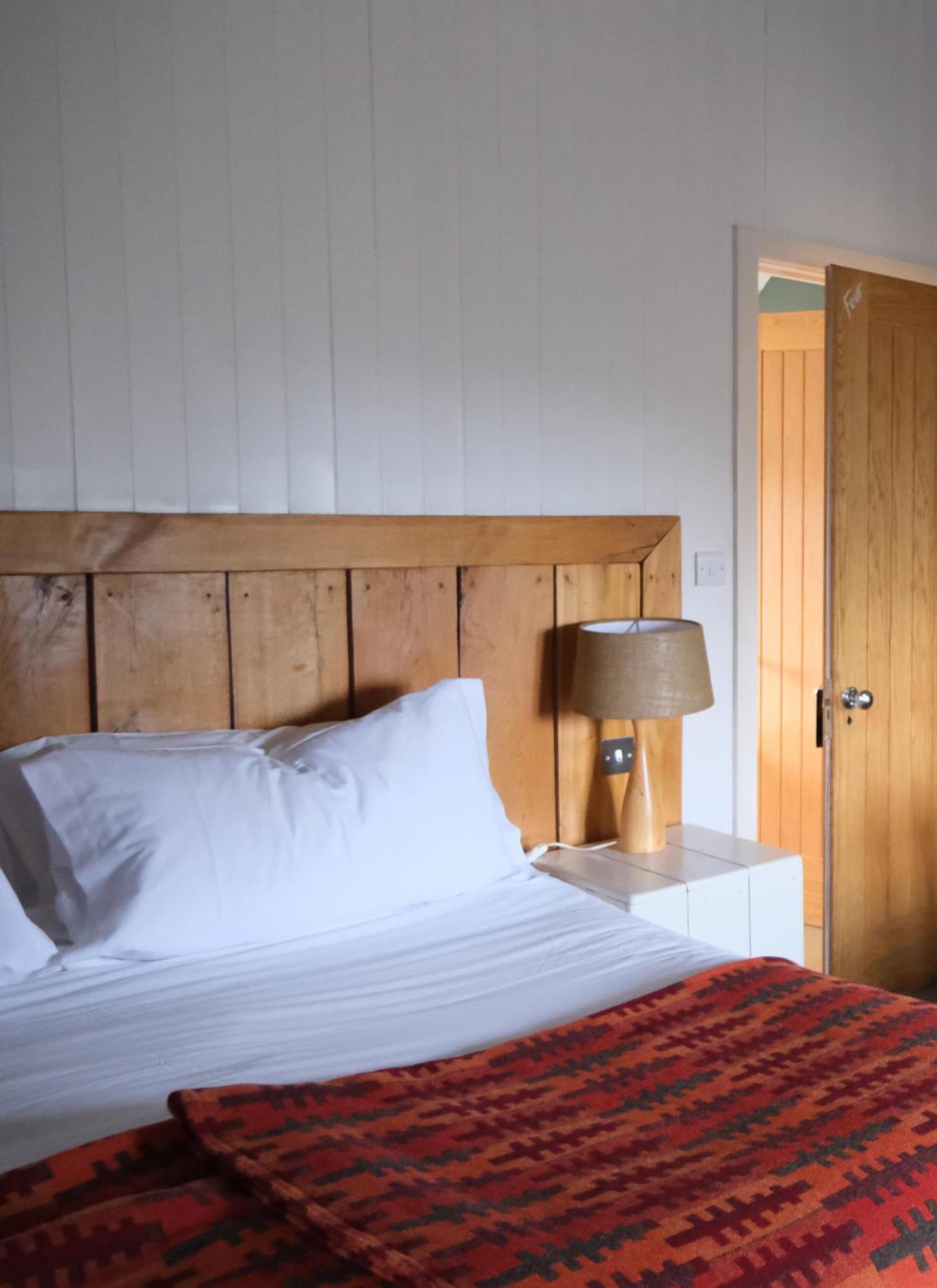 Llys Meddyg Hotell Newport  Exteriör bild