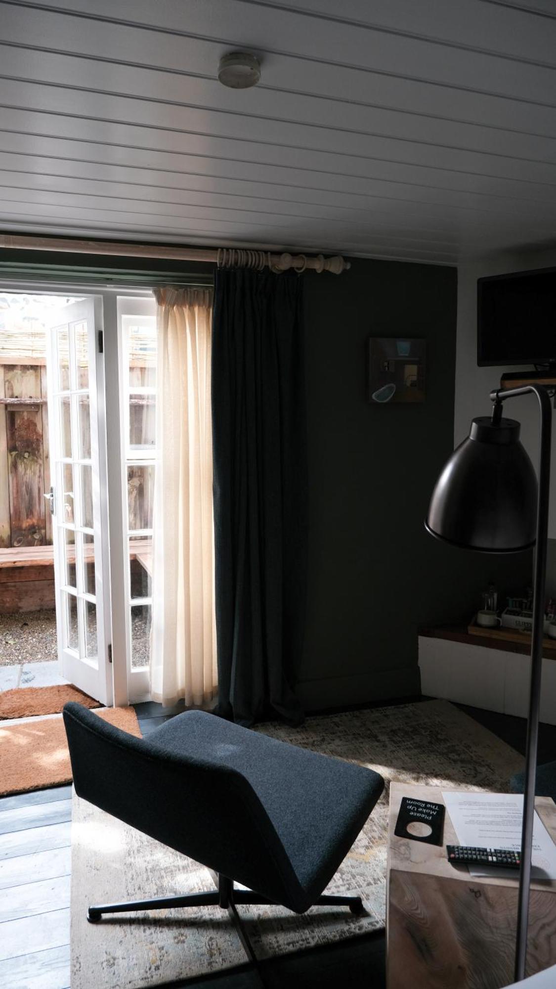 Llys Meddyg Hotell Newport  Exteriör bild