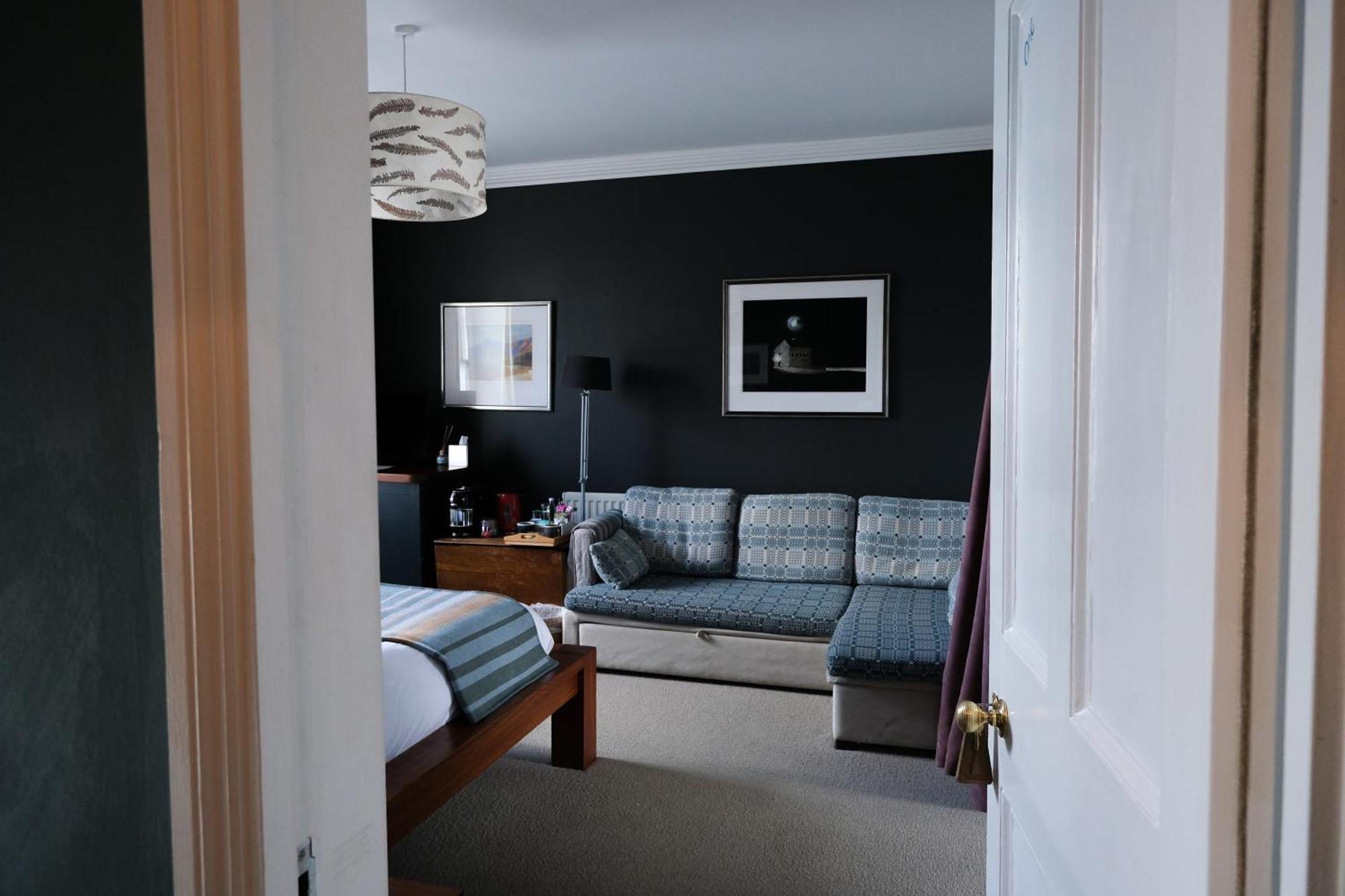 Llys Meddyg Hotell Newport  Exteriör bild