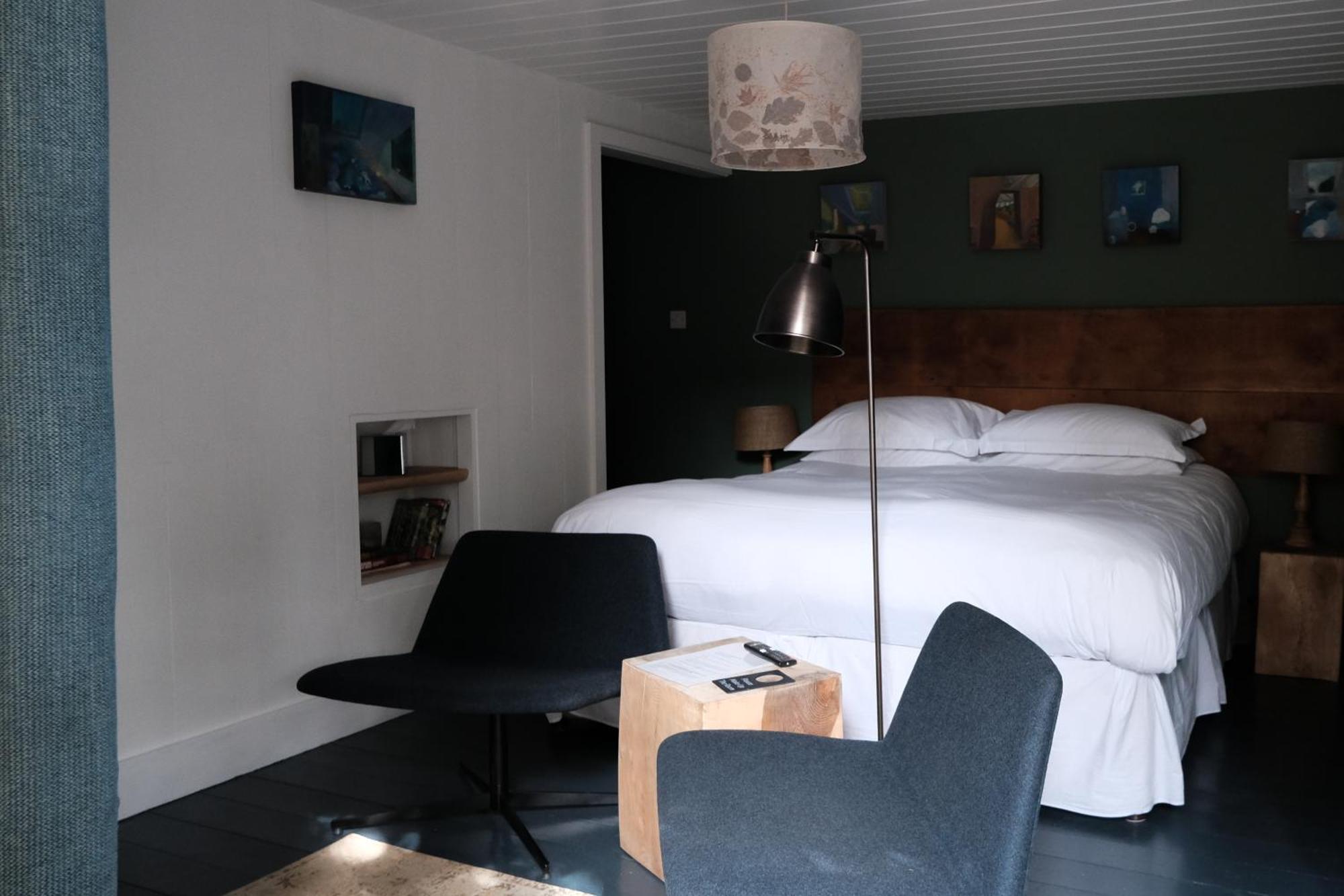 Llys Meddyg Hotell Newport  Exteriör bild